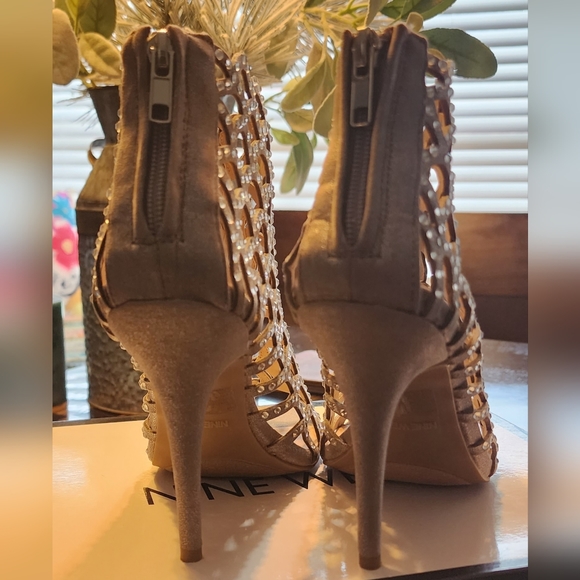 Nine West Rhinestone Evening Shoe Size 8.5M - Picture 3 of 8